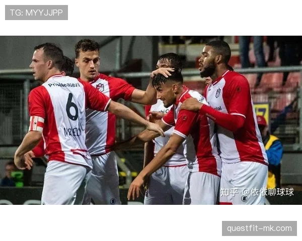 阿贾克斯欧战表现持续低迷，竞争力下滑引发赛季前景担忧